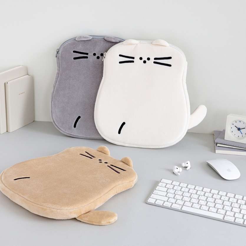 HERE THERE Bread-Shaped 11-Inch Tablet Pouch (3 Types)