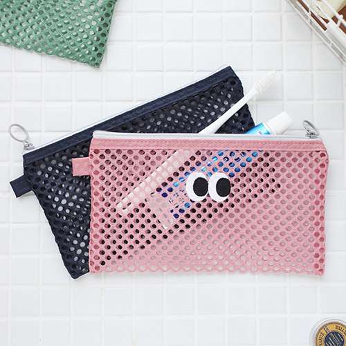 Fluffy Stitch Mesh Pouch