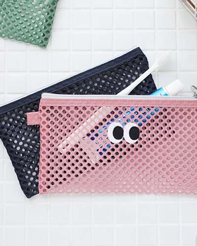 Fluffy Stitch Mesh Pouch
