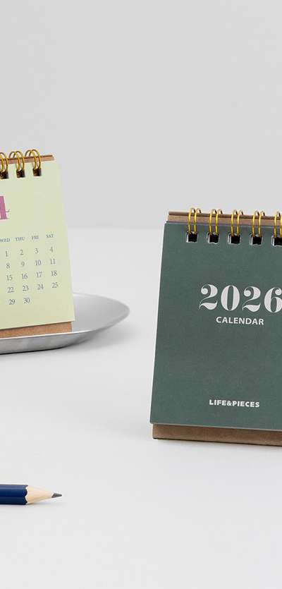 [B-GRADE] 2026 Life and Pieces Mini Desktop Calendar