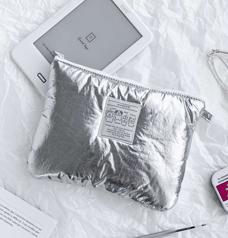 MOMOCI Marshmallow Flat Pouch Silver