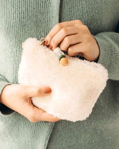Winter Fur Pouch - M (5 color)