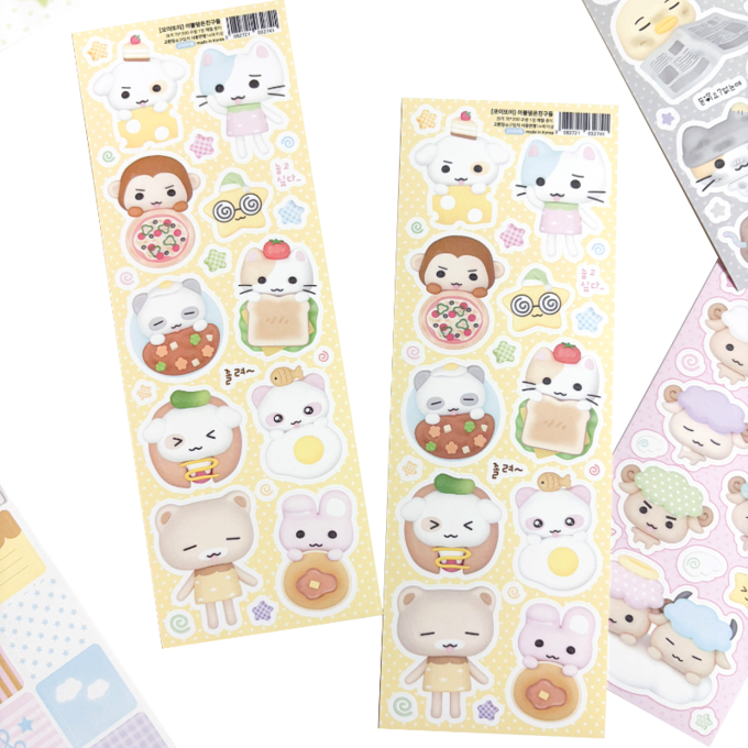 Moitoi Blanket-Covered Friends Sticker