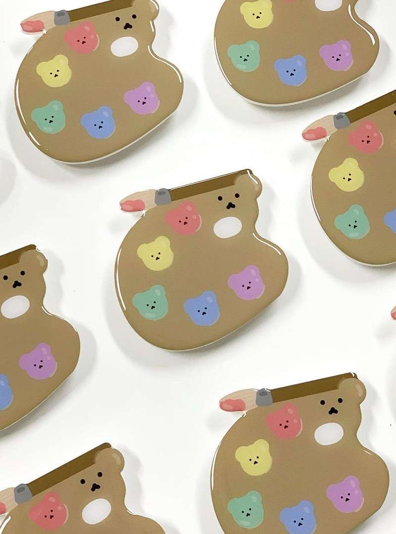 Chani Bear Palette-Shaped Phone Grip