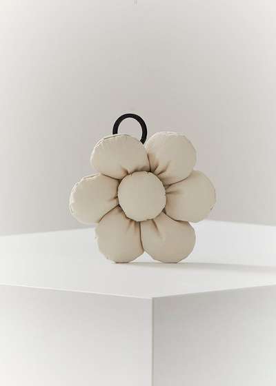 Colle Big Flower Padded Keyring Oatcream