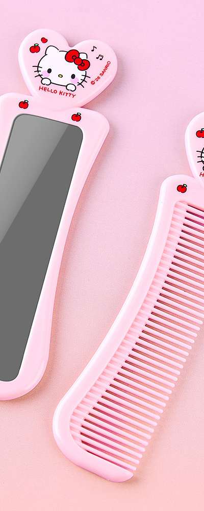Hello Kitty Pink Character Heart Comb Mirror Set 100985