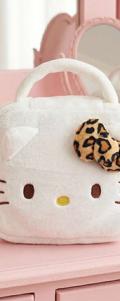 Hello Kitty Character Hoagie Square Pouch (Brown) 590736
