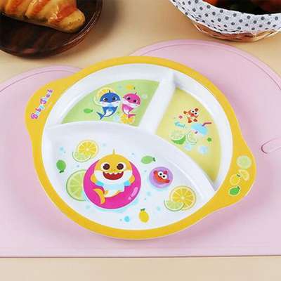 Pinkfong Baby Shark Character Melamine 3-Compartment Dinner Plate 483391