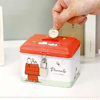 Snoopy Character Tin Case Lock Piggy Bank (1) 244751