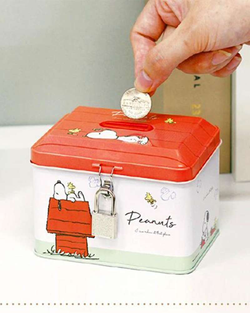 Snoopy Character Tin Case Lock Piggy Bank (1) 244751