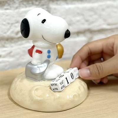 Snoopy Character Figure Perpetual Desk Calendar (Astronaut) - Japanese Version 201190