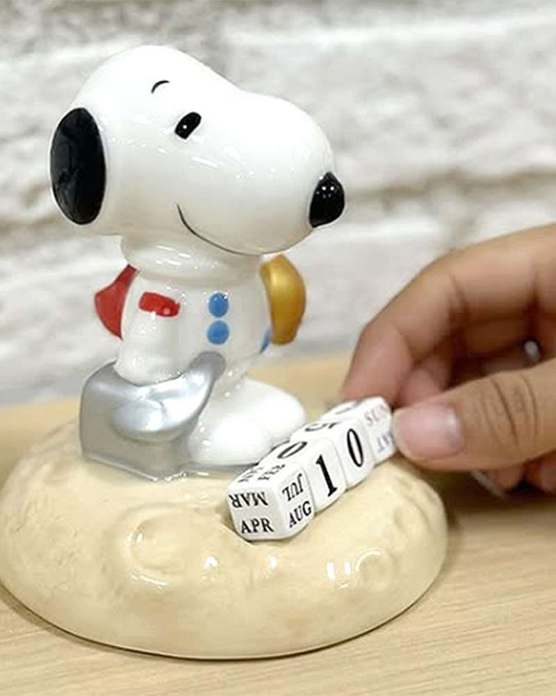 Snoopy Character Figure Perpetual Desk Calendar (Astronaut) - Japanese Version 201190