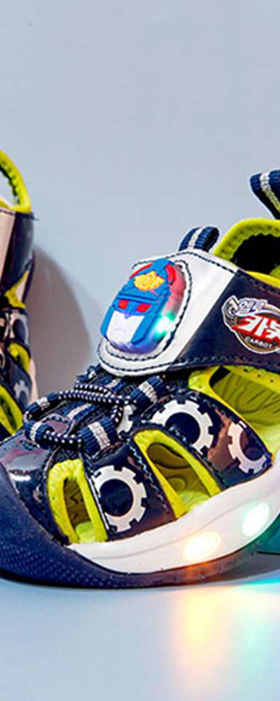 Hello Carbot Character Battle Light-Up Sandals