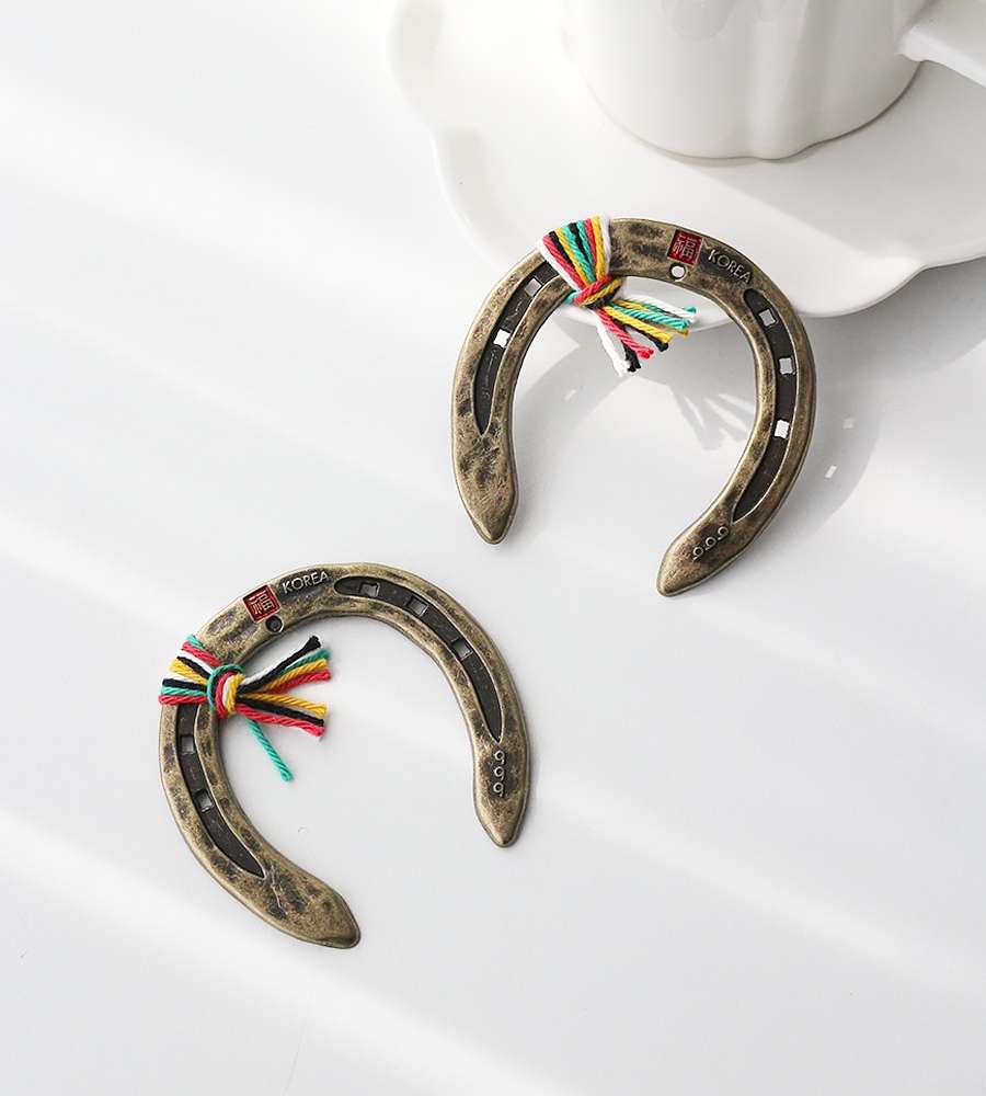 Lucky Five-Color Cord Horseshoe Magnet