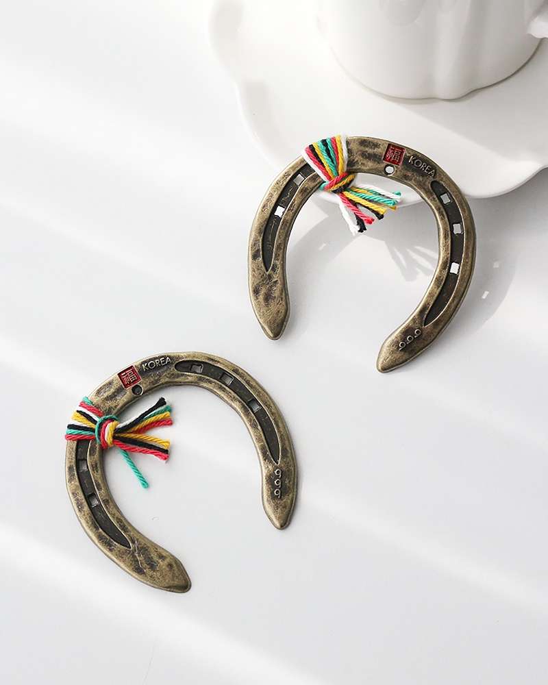 Lucky Five-Color Cord Horseshoe Magnet