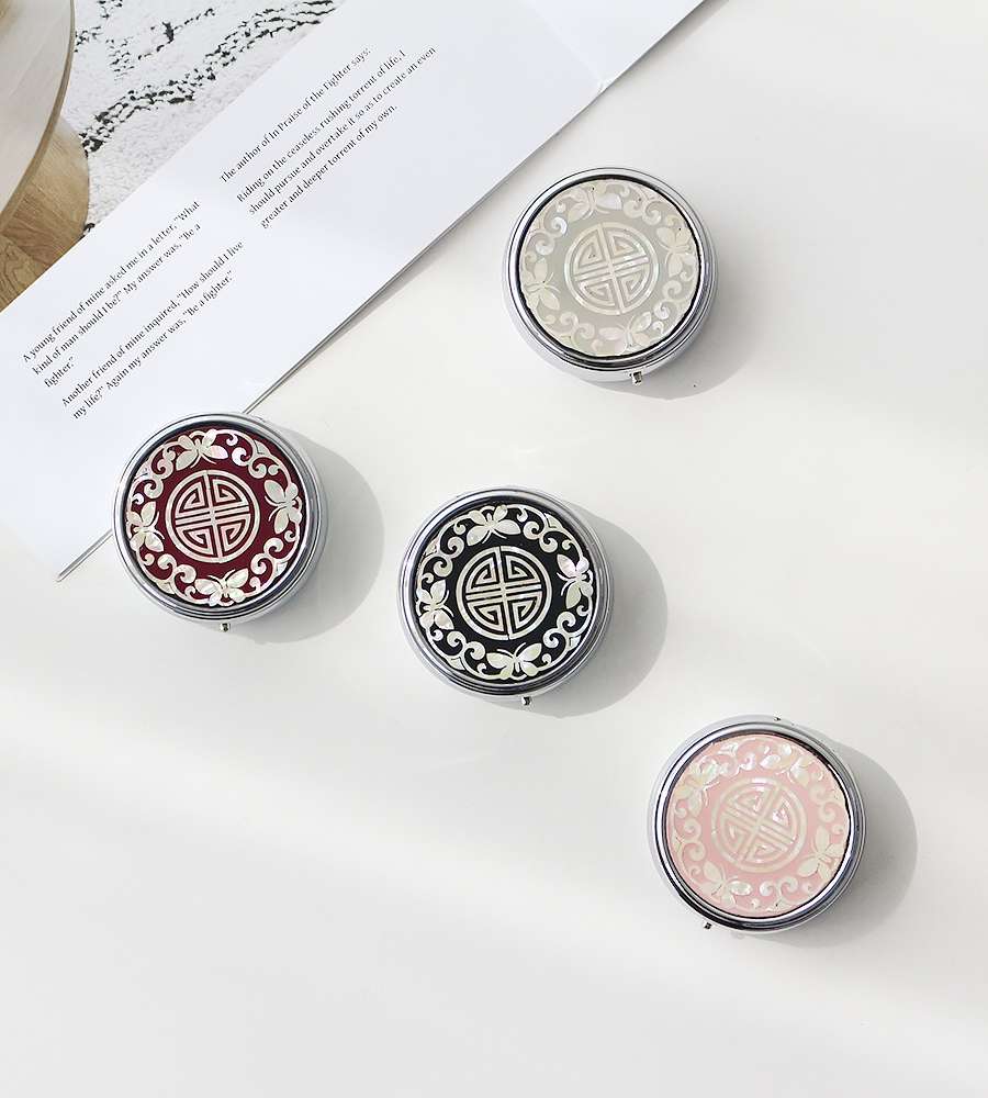 Lacquered Mother-of-Pearl Inlaid Round Medicine Container (Large)