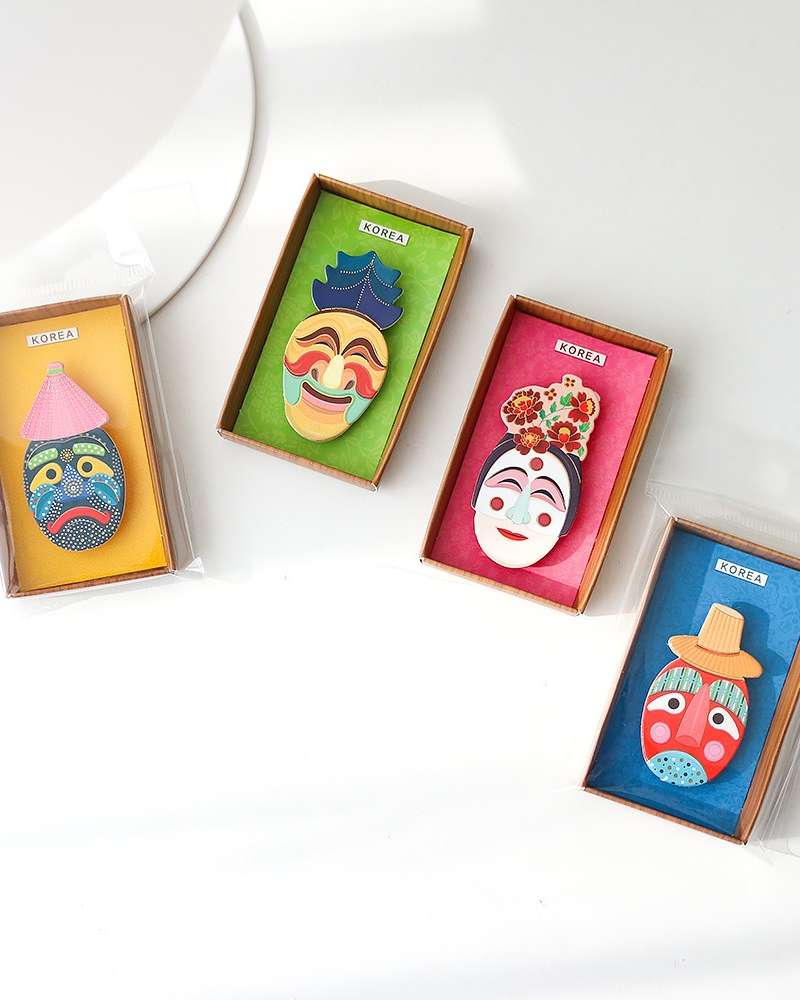 Traditional Character Frame Magnet C - Traditional Mask