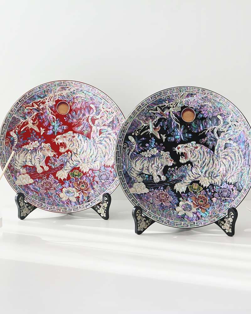 Langjae Mother-of-Pearl Lacquerware White Tiger Round Decorative Tray 30cm