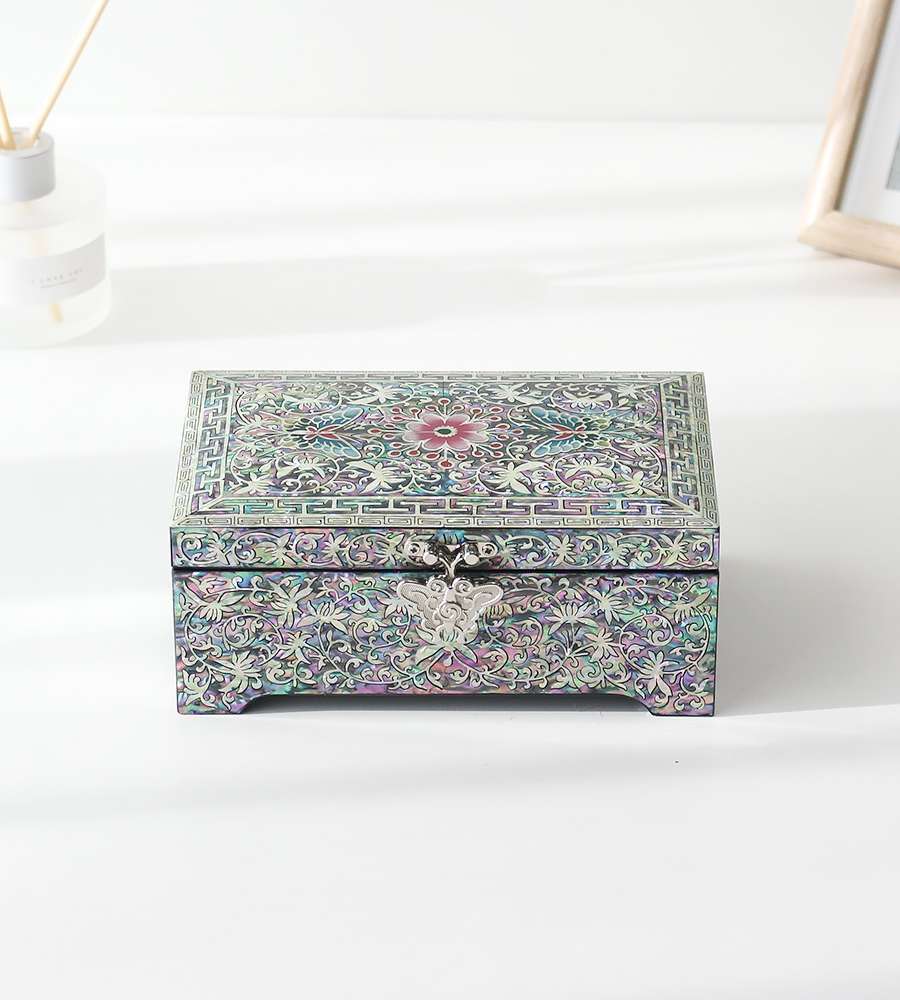 Mother-of-Pearl Lacquerware Butterfly Scrollwork 2-Tier Yi Dynasty Style Jewelry Box 18cm (Craft by Cultural Property Artisan Jang Tae-bok)