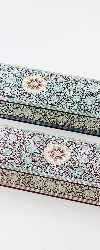 螺鈿漆器 彩色花唐草 自動 貝殻ペンケース