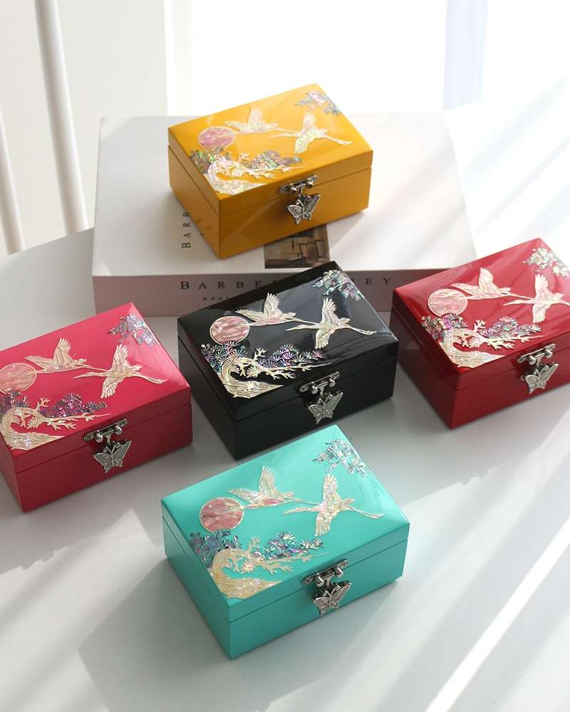 Vivid Mother-of-Pearl Inlaid Mini Lacquer Box - Crane and Pine