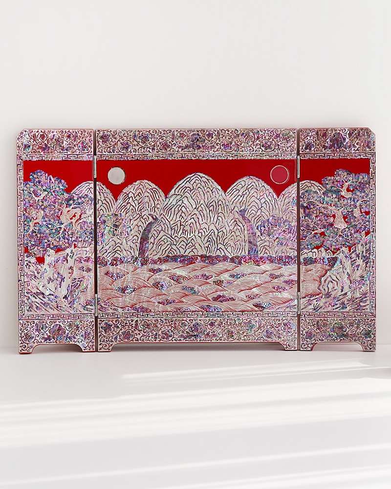 Premium Mother-of-Pearl Lacquerware Extra-Large Three-Panel Screen with Sun and Moon Design (Crafted by Jang Tae-bok, Korea Intangible Cultural Property Holder)