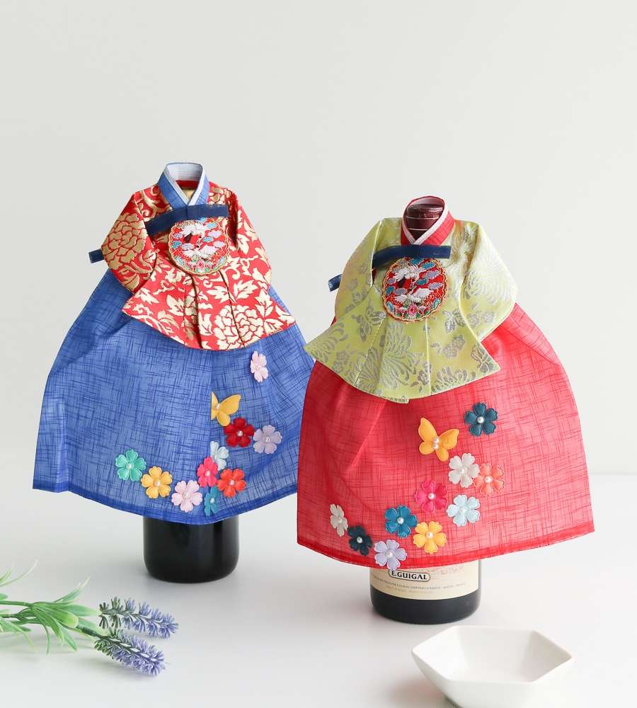 Queen Consort Hanbok Doll Traditional Wine Cover (Ramie Flower) Y