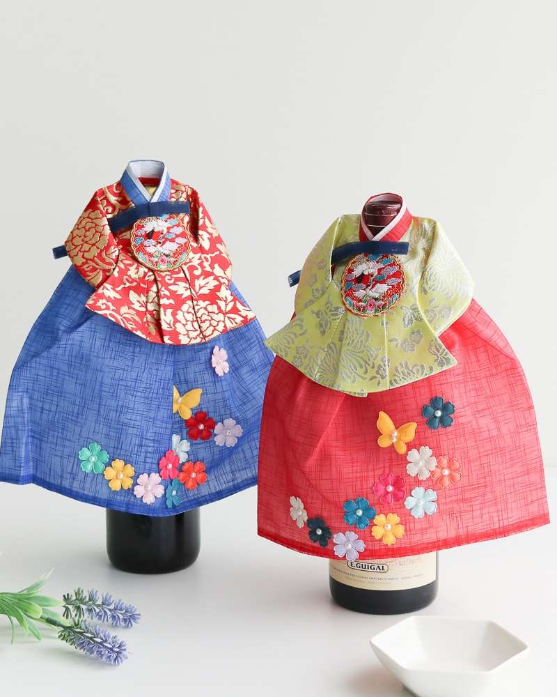 Queen Consort Hanbok Doll Traditional Wine Cover (Ramie Flower) Y
