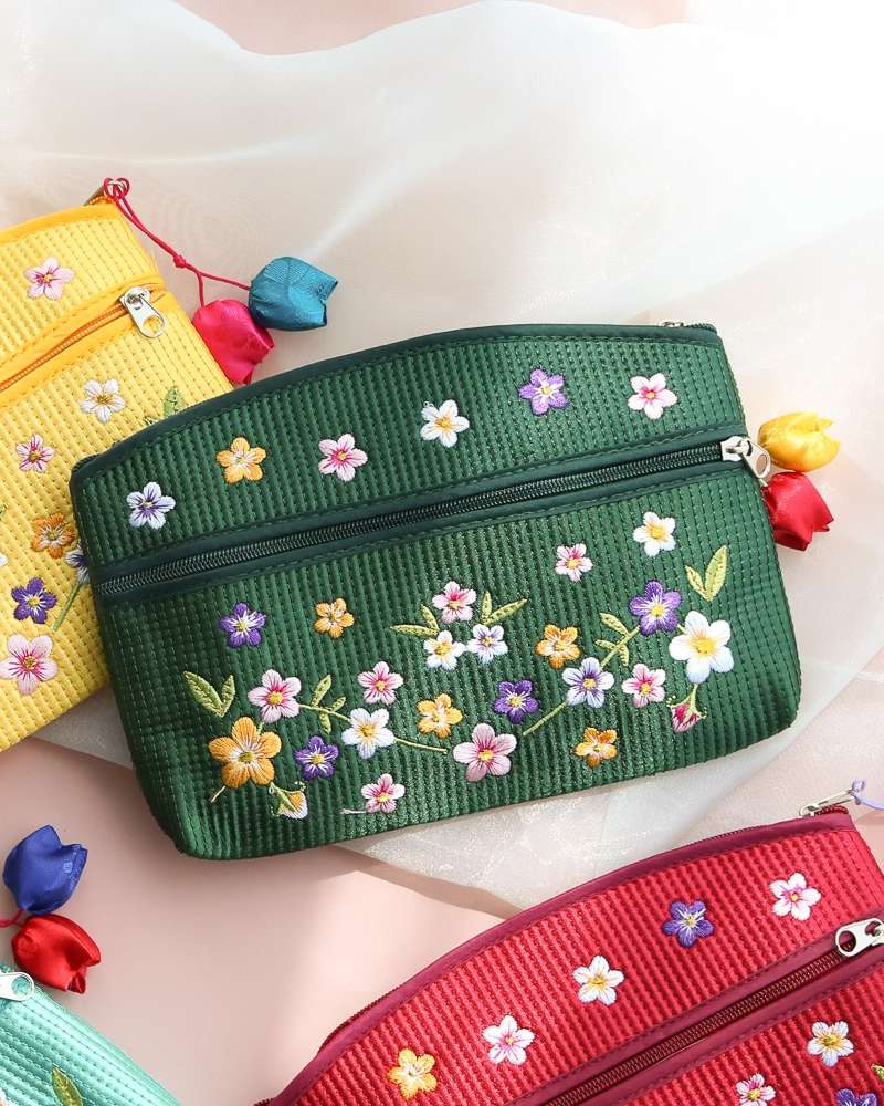 Plum Blossom Embroidered Quilted Pouch Y Type