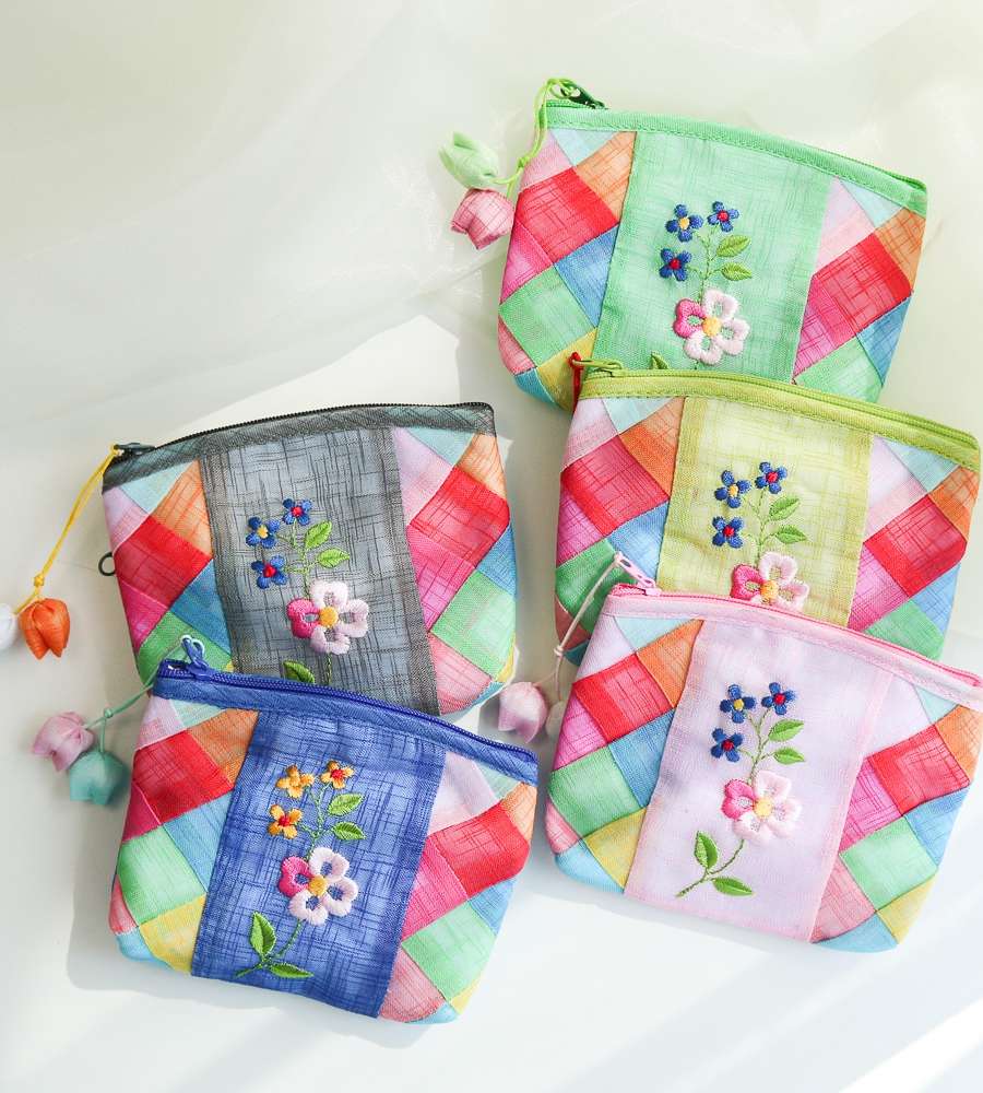 Ramie Wildflower Embroidery Square Coin Purse Y
