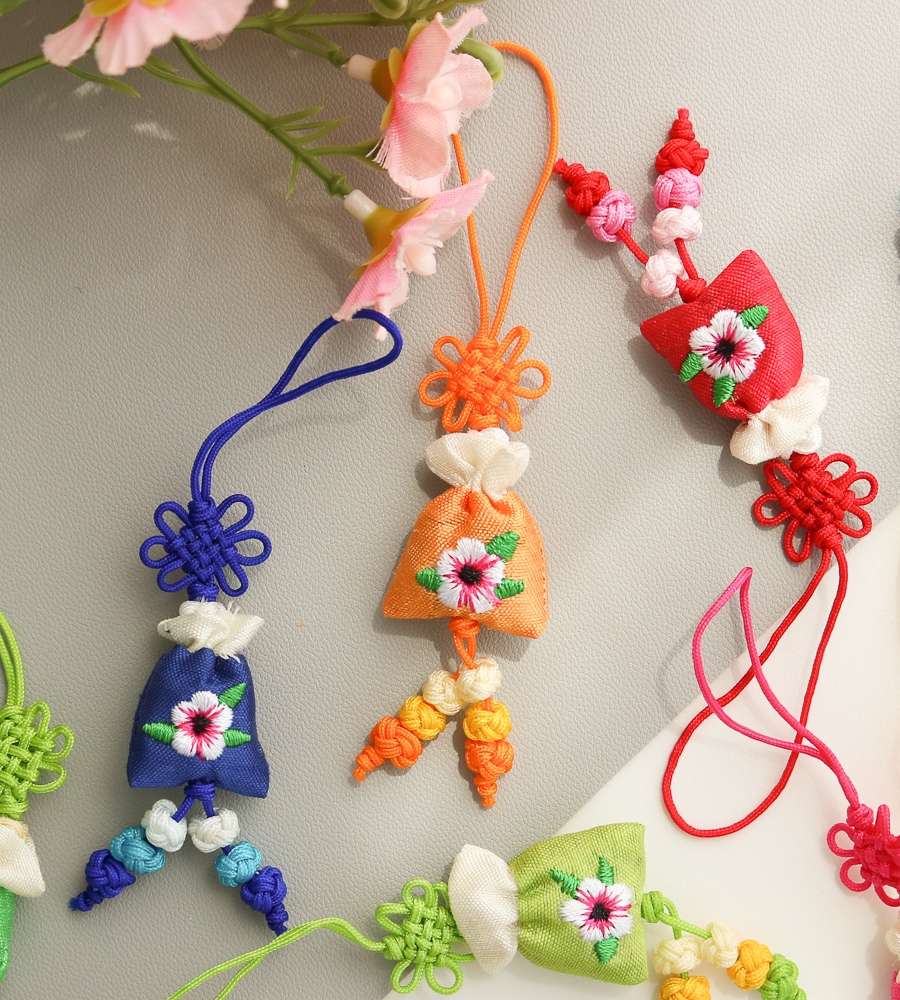 Flower Embroidery Lucky Pouch Mini Knot Ornament Y