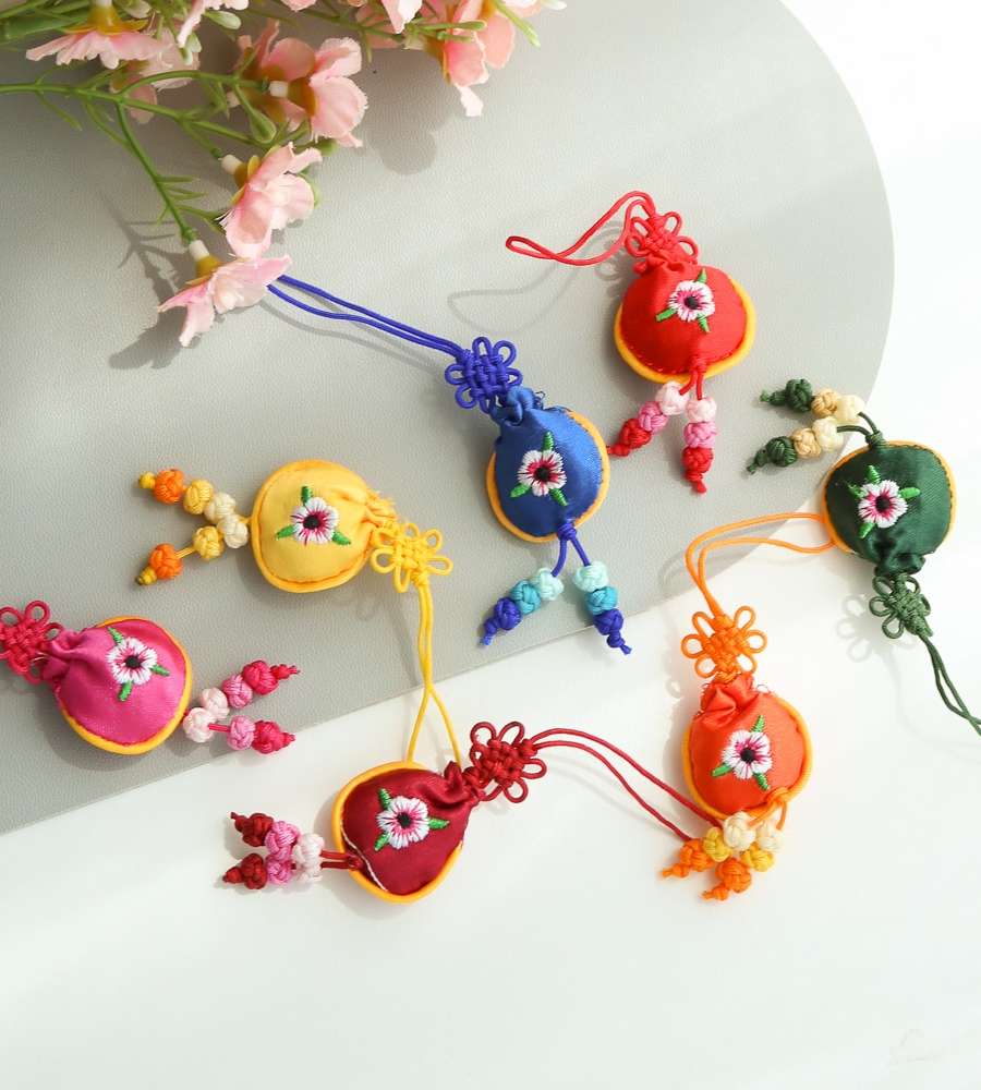 Floral Embroidered Round Luck Pouch Mini Knot Decoration Y
