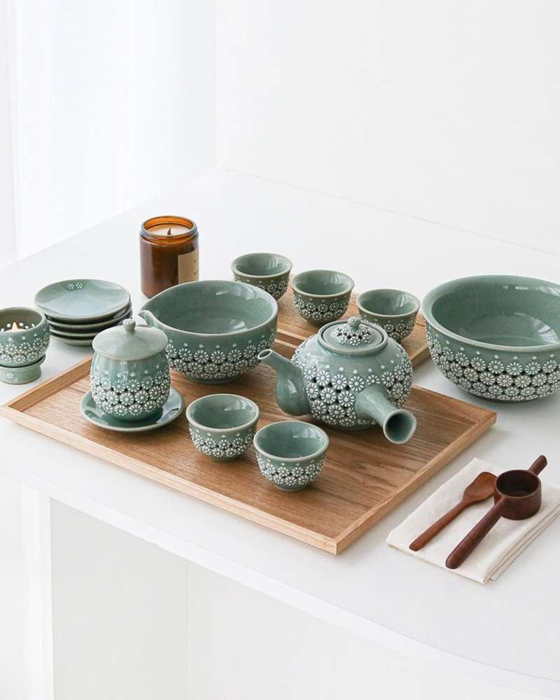 Dosungceongja Chrysanthemum Openwork 5-Person Tea Set