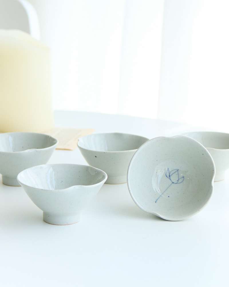 (5 Pieces) White Porcelain Blue Flower Tea Cup Set