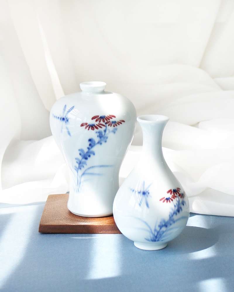 Premium Songwol White Porcelain Mini Vase Set (Dragonfly) B
