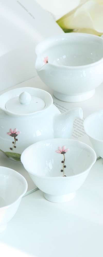 白磁ピンク梅の花 3人用茶器セット