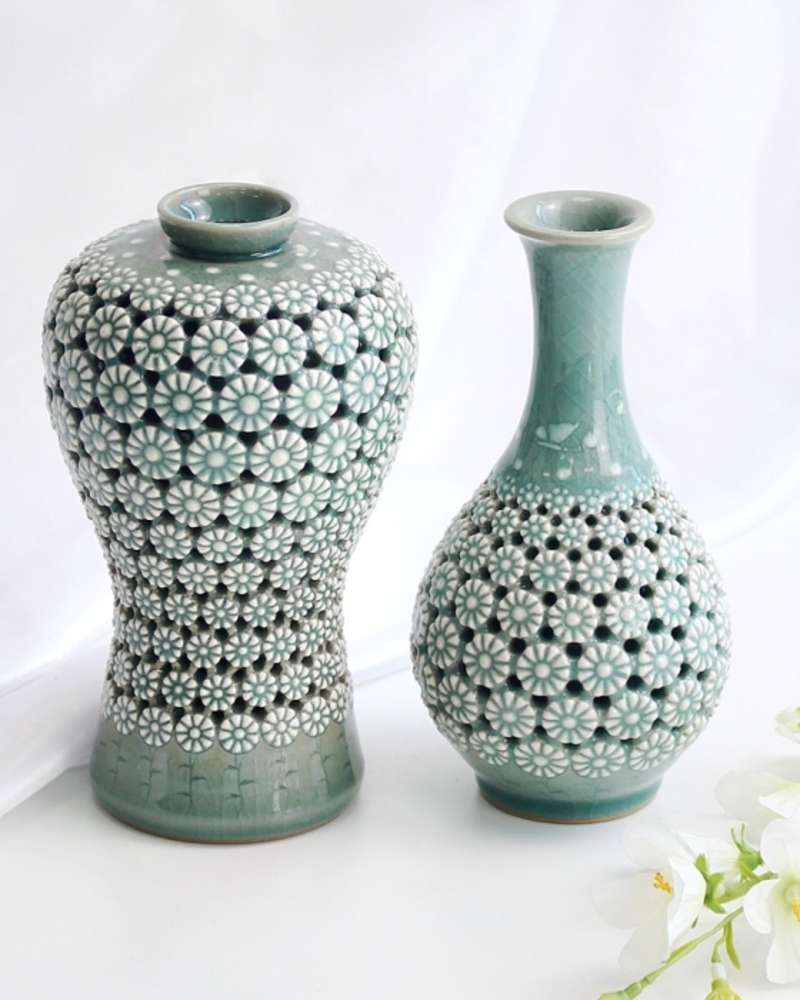 Doseong Celadon Chrysanthemum Openwork Plum Wine Bottle Set
