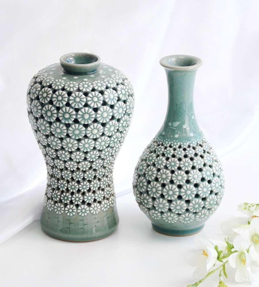 Doseong Celadon Chrysanthemum Openwork Plum Wine Bottle Set