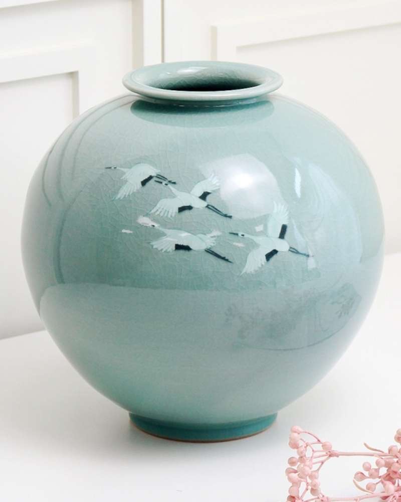 Doseong Celadon Intaglio Crane Vase (Large) 25cm