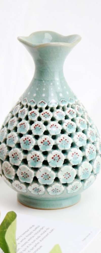 道城青磁 梅花文 透彫 花瓶 19cm