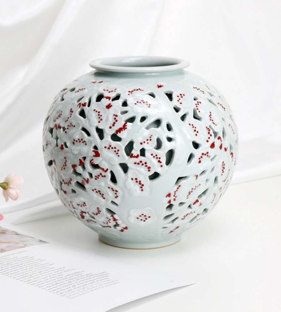 Doseong White Porcelain Plum Blossom Openwork Jar (Large) 19cm