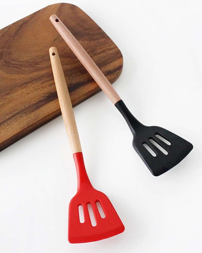 Wood Handle Silicone Perforated Spatula | Pancake and Crepe Turner