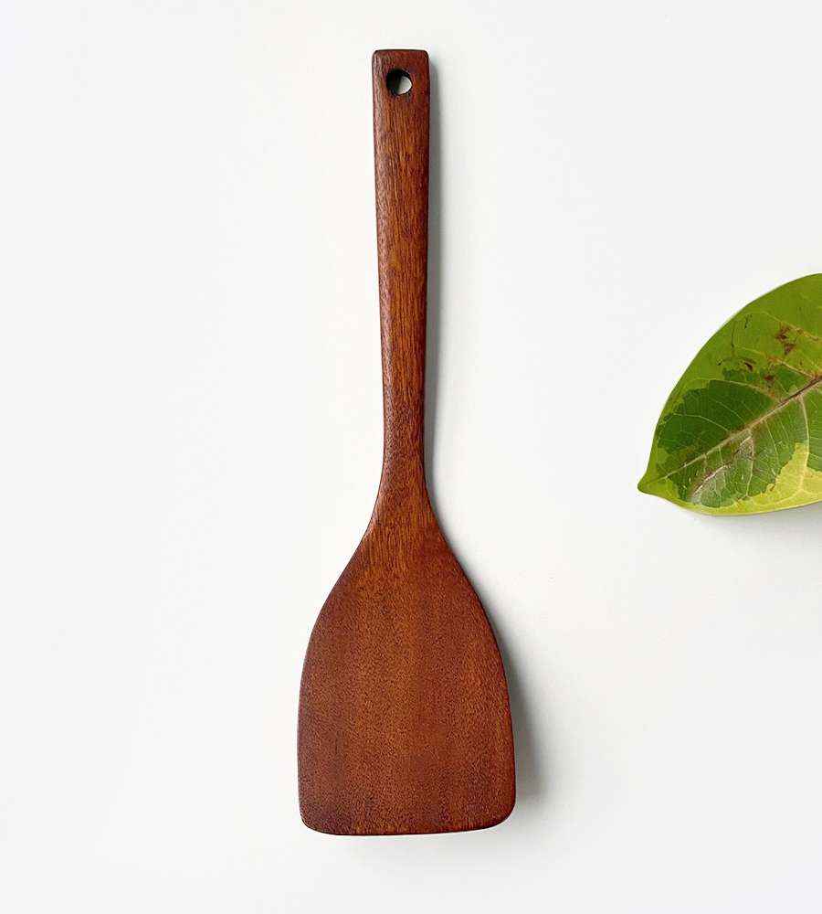 Camphor Wood Lacquered Straight Wooden Turner 29cm | Spatula