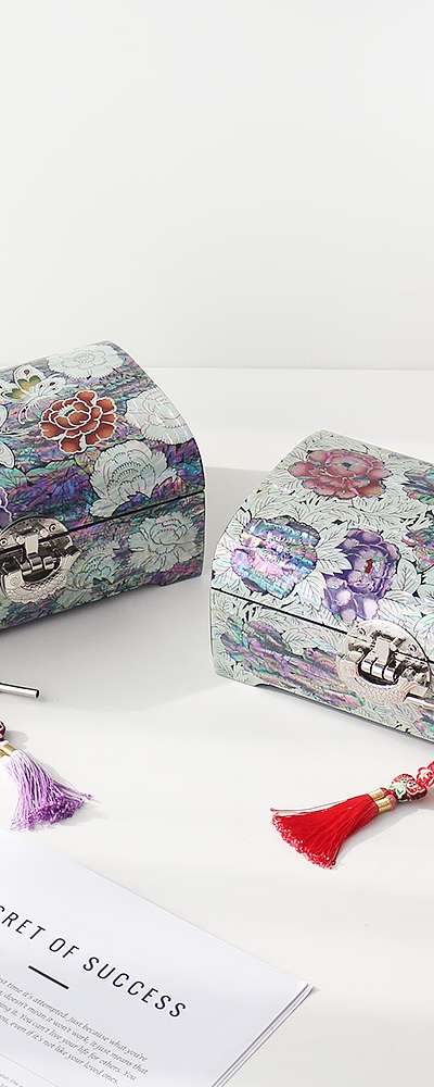 螺鈿漆器 彩色牡丹 丸型 二段 貝細工ジュエリーボックス 21センチ