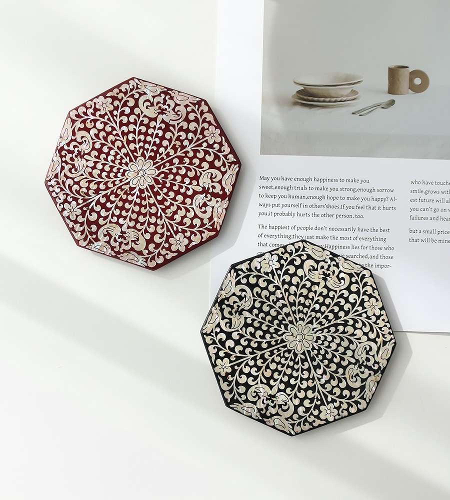 Octagonal Mother-of-Pearl Lacquered Coaster (Mandarin Duck and Scrolling Vine Pattern)