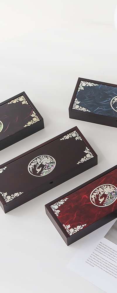 N 螺鈿漆器 楕円形 自動 貝殻細工筆箱(梅花)