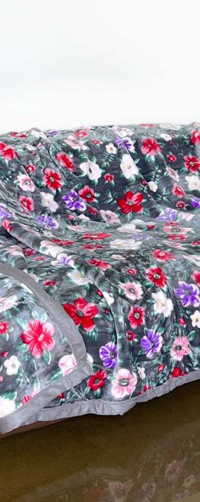 Soft Gray Flower Microfiber Blanket (Thick Winter Mink Blanket Aesthetic Camping Grandmother Blanket)