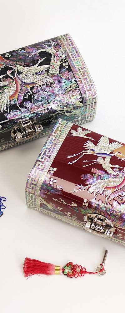 螺鈿漆器 転がし松鶴 螺鈿ジュエリーボックス(24cm) (文化財技能人作品) 螺鈿箱 アクセサリー収納箱