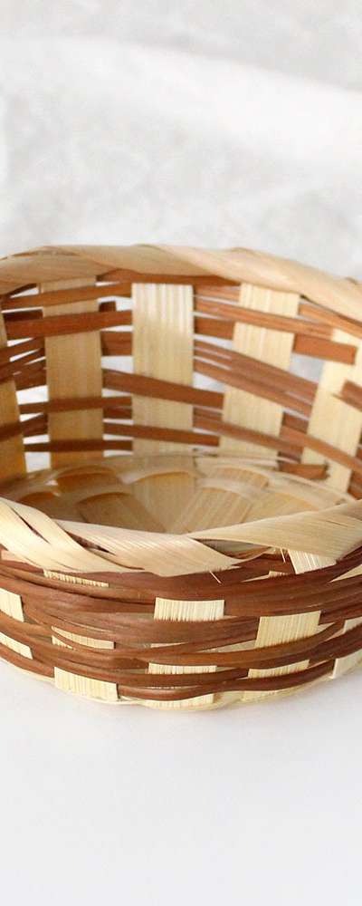 Woven Two-Tone Bamboo Rice Cake Basket (Songpyeon Chuseok Gift Wrapping Mini Korean Sweets Yugwa Easter Egg Basket)