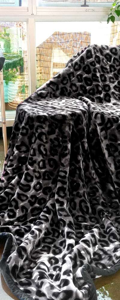 Black Leopard Ultra-Soft Mink Blanket | Thick Cheetah Print Comforter